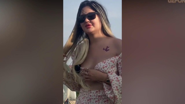 Узбечка с татуировками случайно сиську засветила на камеру